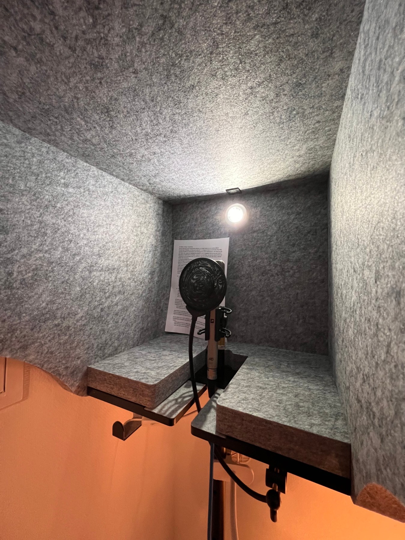 inside t.akustic vocal head booth